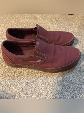 Vans Classic Slip-On Canvas Shoes in Burgundy